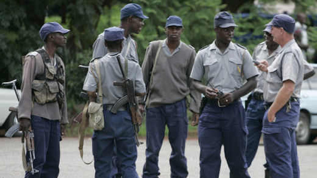 Власти Зимбабве намерены с помощью ЧОП бороться с преступностью 