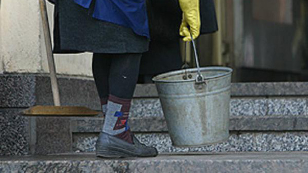 В Новороссийске уборщица с помощью швабры ограбила банк