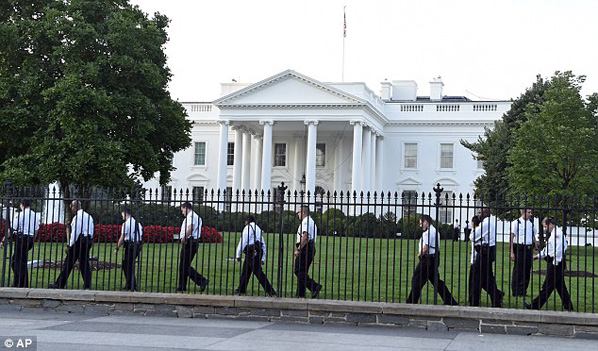 Секретная служба США подверглась критике из-за проникновения нарушителя в Белый Дом 