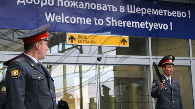 В аэропорту «Шереметьево» неизвестные в форме ОМОН отобрали у инкассаторов $ 4 млн 
