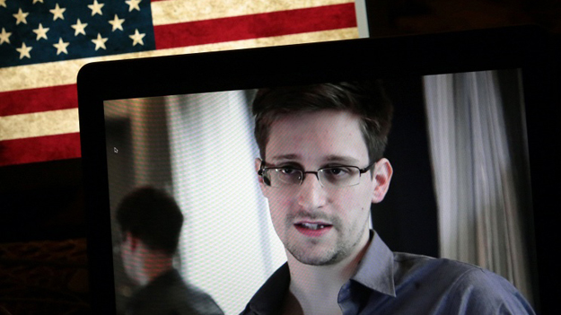 Эдварду Сноудену предложили вести программу о разведке на ЛДПР-ТВ