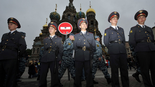 Российским полицейским запретили выезд за границу