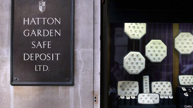 В Лондоне на $300 млн ограблено ювелирное хранилище
