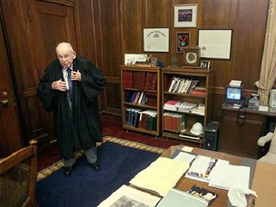 103-летний федеральный судья штата Канзас до сих пор слушает федеральные дела
